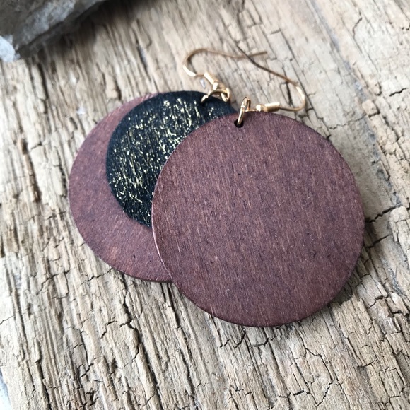 🌻4/$20 Earrings Circle Style Cowhide Wood Black Gold - Picture 6 of 6